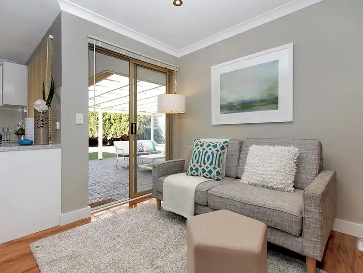 Seventh view of Homely house listing, 10 Kensington Court, Cooloongup WA 6168