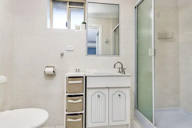 Seventh view of Homely unit listing, 5/20 Weston Street, Coorparoo QLD 4151
