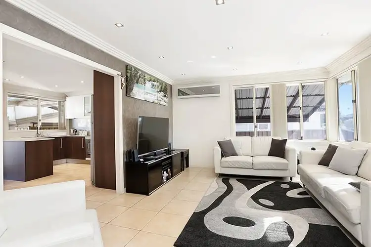 16 Lynesta Avenue, Fairfield West NSW 2165