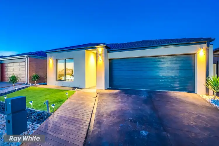 Second view of Homely house listing, 15 Reginato Court, Tarneit VIC 3029