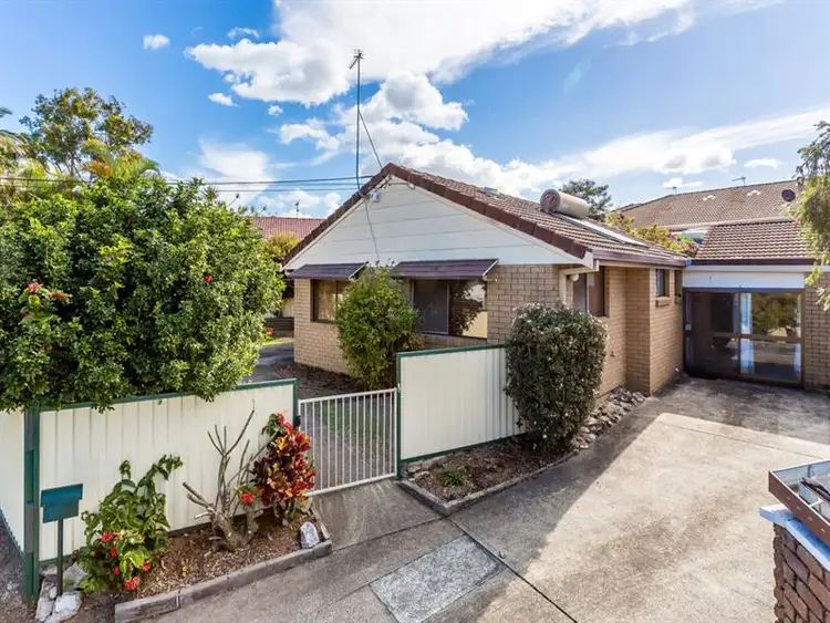 1/211 Government Road, Labrador QLD 4215