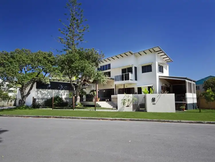 8 Wilson Avenue, Dicky Beach QLD 4551