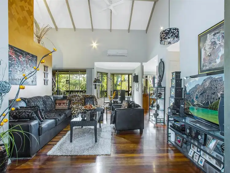 10 Shore Brace, Tascott NSW 2250
