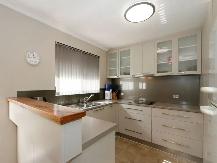 1B Tall Tree View, Swan View WA 6056