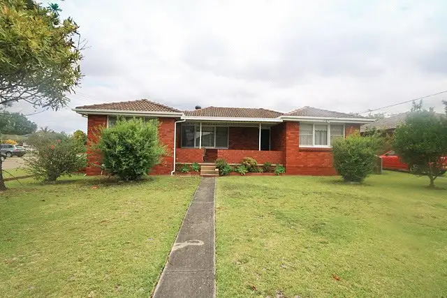 35 First Avenue, Macquarie Fields NSW 2564