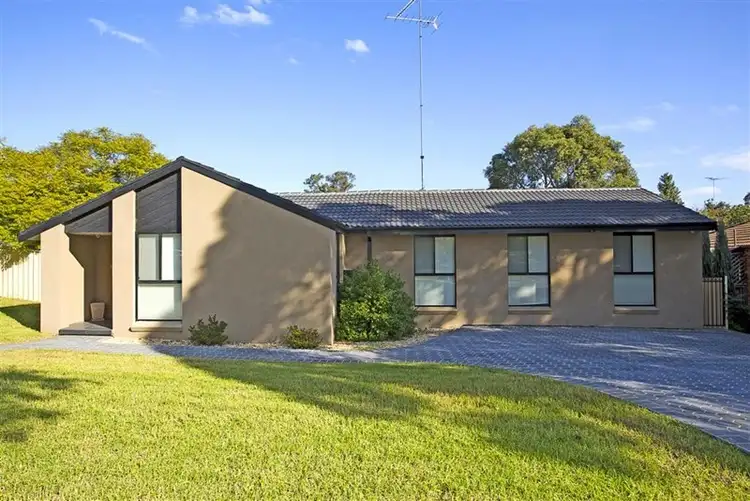 33 Farmview Drive, Cranebrook NSW 2749