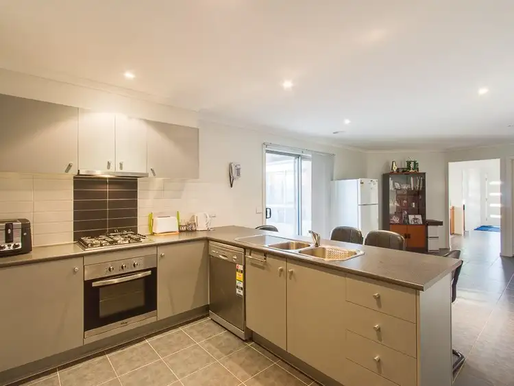 Fourth view of Homely house listing, 2 Parnell Place, Truganina VIC 3029