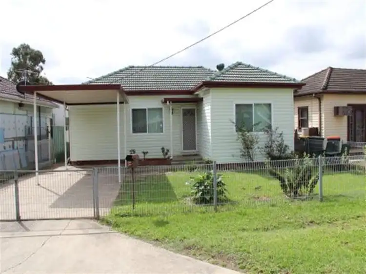 310 The Boulevarde, Smithfield NSW 2164