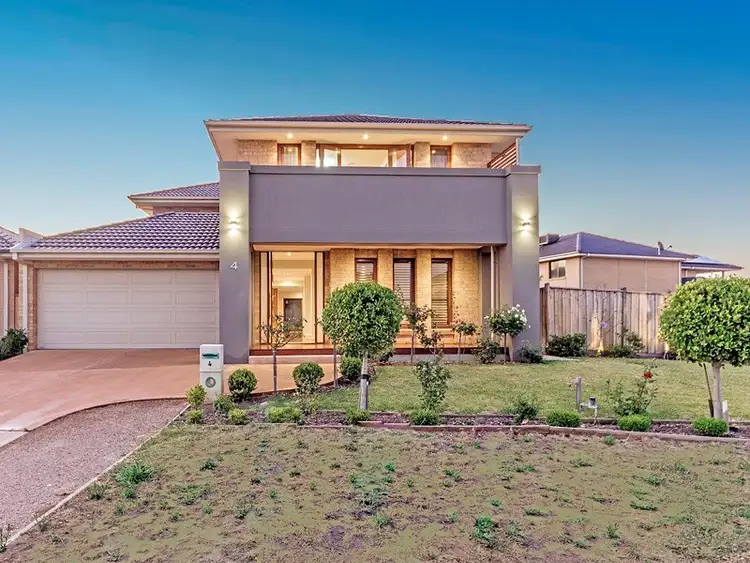 4 Coracle Drive, Sanctuary Lakes VIC 3030
