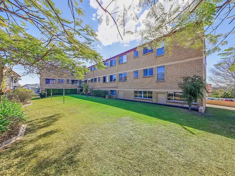 Main view of Homely unit listing, 3/19 Riddell Street, Bulimba QLD 4171