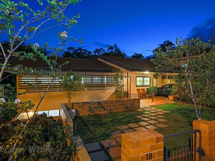 18 Crag Road, Taringa QLD 4068