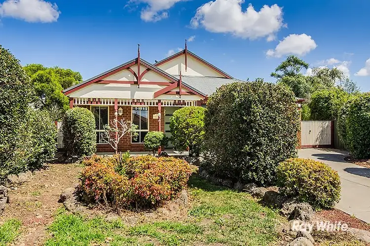 3 Filbert Court, Cranbourne North VIC 3977