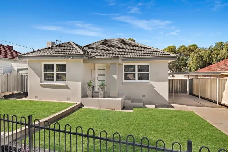 Main view of Homely house listing, 33 Moray Crescent, North Bendigo VIC 3550