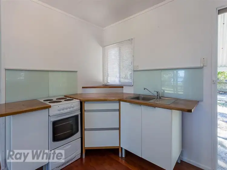 Fourth view of Homely house listing, 2 Pandanus Street, Coochiemudlo Island QLD 4184