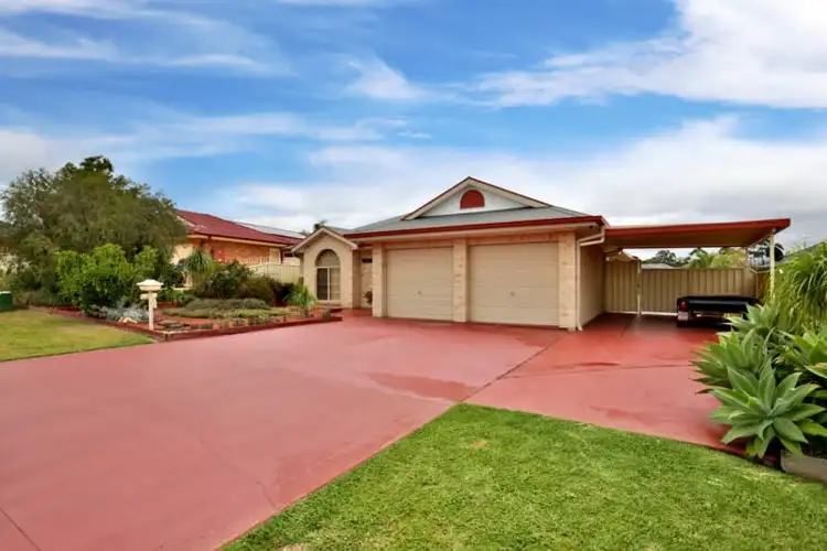 16 Carrington Park Drive, Nowra NSW 2541