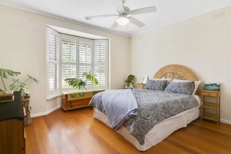 Fifth view of Homely house listing, 2 Pericoe Street, Frankston VIC 3199