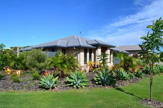 1 Seashell Court, Lammermoor QLD 4703