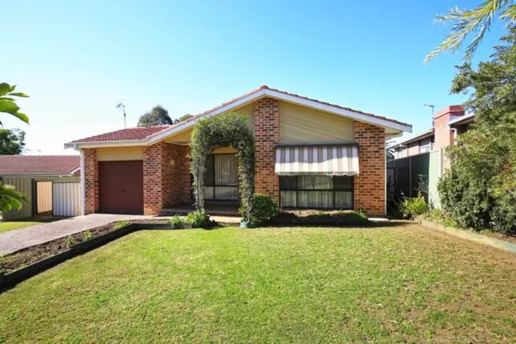 4 Farrelly Place, Bomaderry NSW 2541