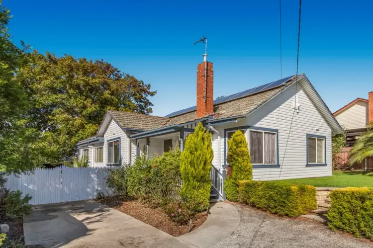24 Delhi Street, Seymour VIC 3660