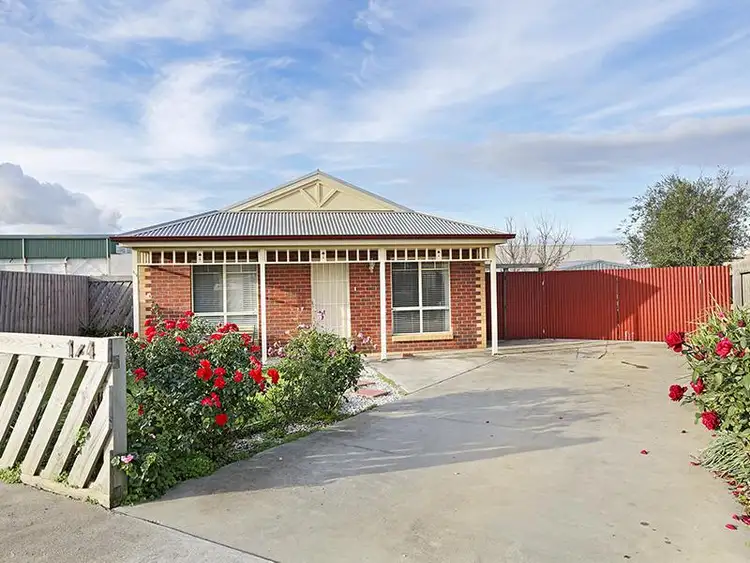 1/4 Nicholson Crescent, Bell Park VIC 3215