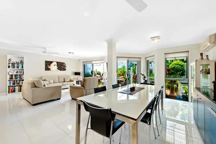 8/100 Cotlew Street East, Southport QLD 4215