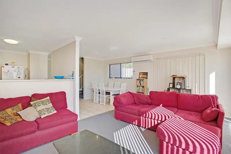 Main view of Homely house listing, 2/86 Kincaid Drive, Highland Park QLD 4211