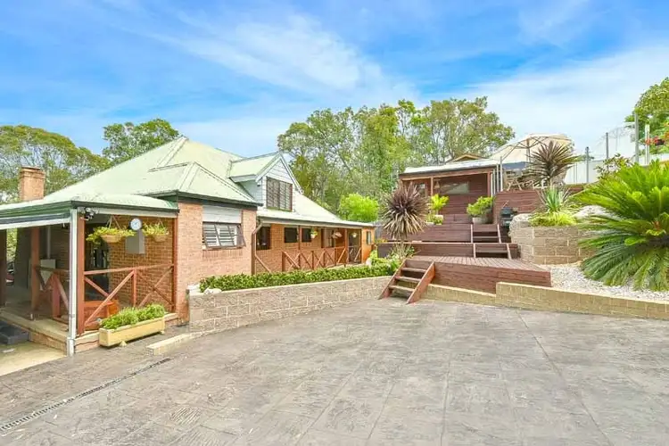 41 Woodlark Place, Glenfield NSW 2167