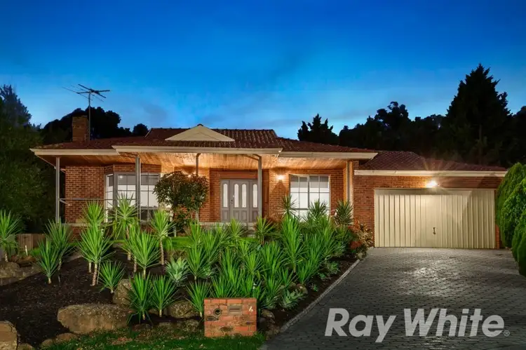 4 Angela Close, Eltham North VIC 3095