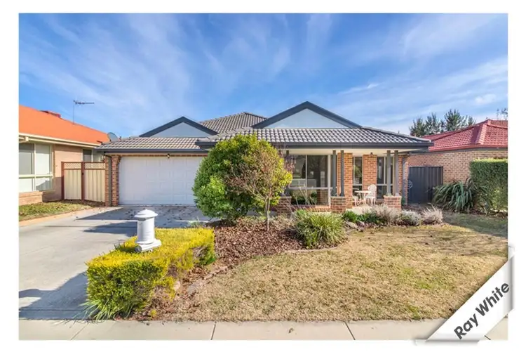 19 Betty Maloney Crescent, Banks ACT 2906