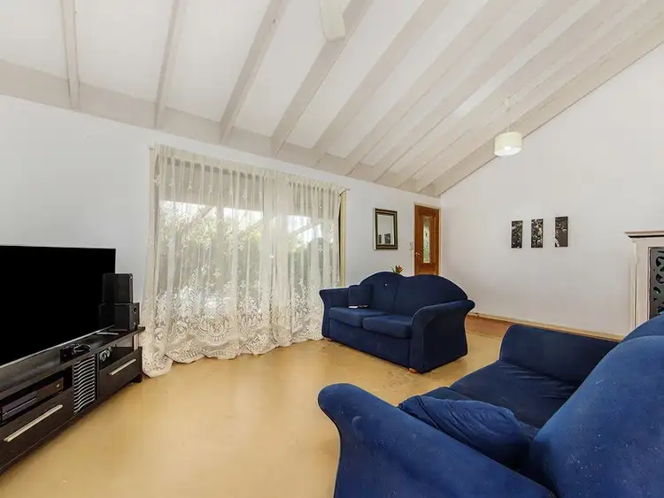 Second view of Homely house listing, 8 Angus Court, Highland Park QLD 4211