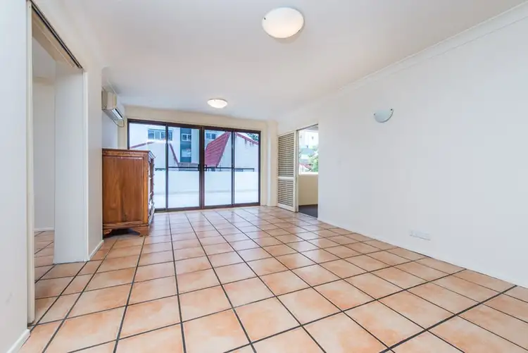 Fourth view of Homely unit listing, 5/3 Jubilee Avenue, Broadbeach QLD 4218