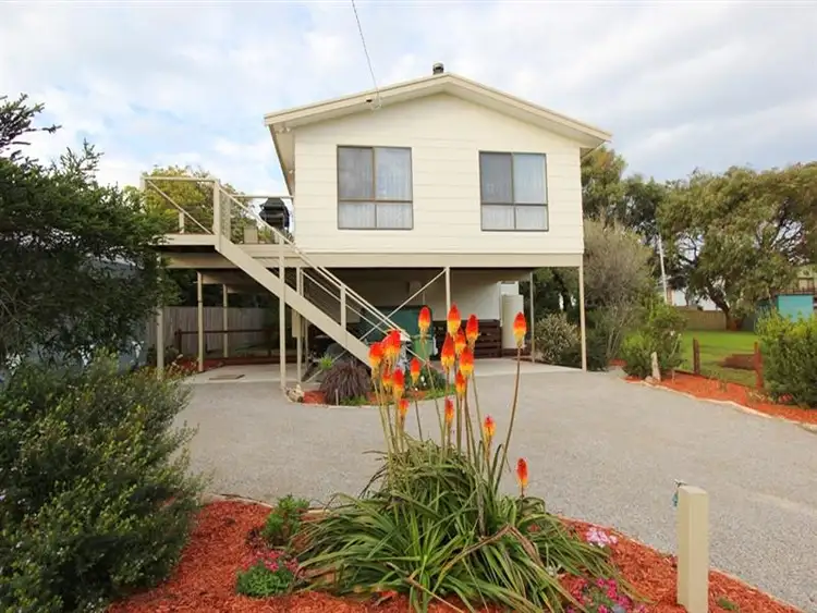15 Cronulla Avenue, Cape Woolamai VIC 3925