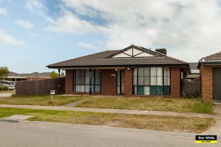 7 Elpara Way, Hampton Park VIC 3976