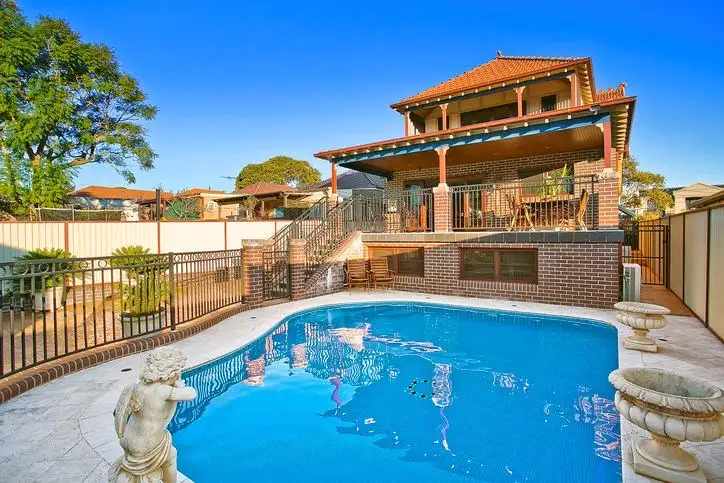 11 Fuller Avenue, Earlwood NSW 2206