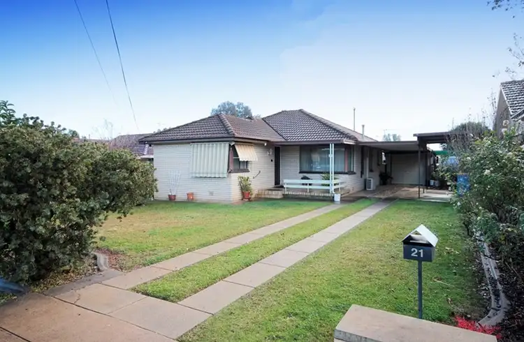 21 Huthwaite Street, Mount Austin NSW 2650