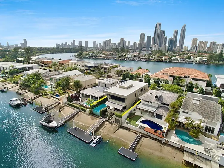 52 The Promenade, Isle Of Capri QLD 4217