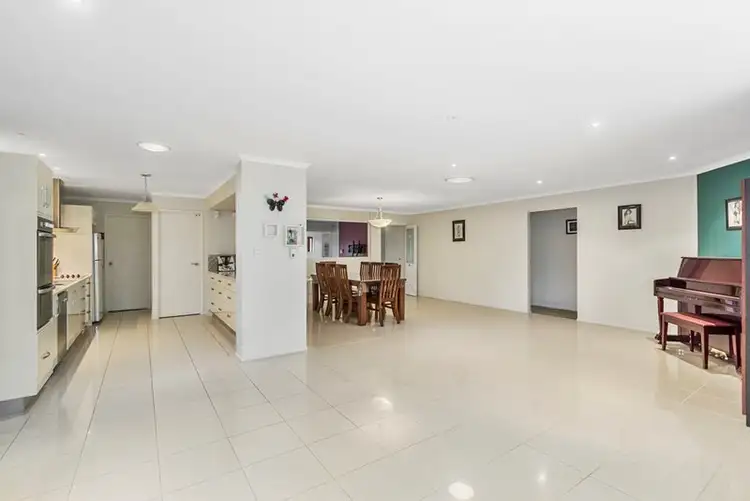 Fifth view of Homely house listing, 8 Yarra Close, Banora Point NSW 2486