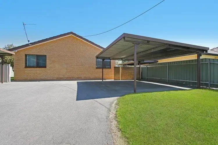 Main view of Homely unit listing, 1/695 Lavis Street, East Albury NSW 2640