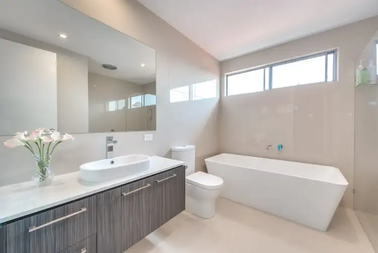 Fifth view of Homely other listing, 2/9 Nankeen Avenue, Paradise Point QLD 4216