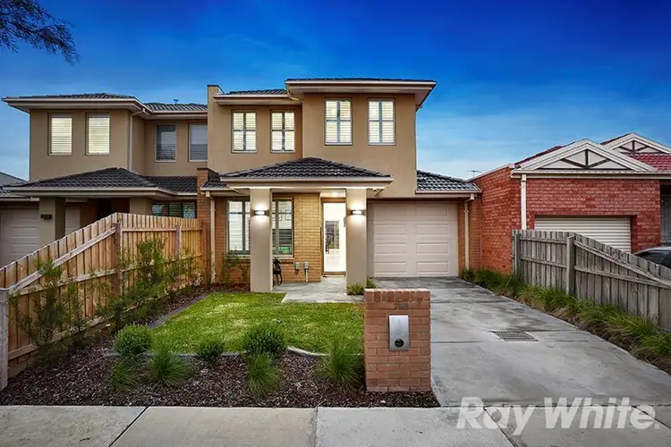 Main view of Homely townhouse listing, 25B Grandview Avenue, Mulgrave VIC 3170