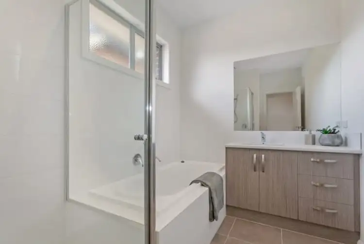 Seventh view of Homely townhouse listing, 2/15 Becket Street, Glenroy VIC 3046