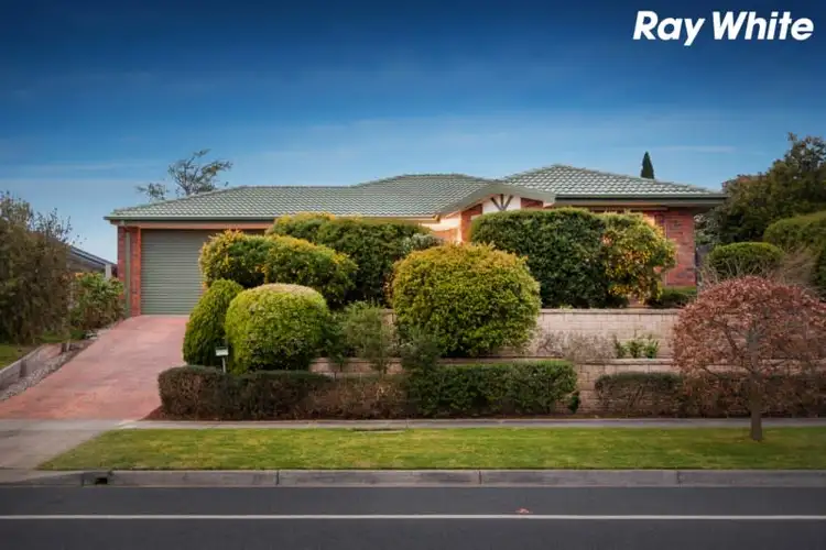 7 Leigh Drive, Pakenham VIC 3810