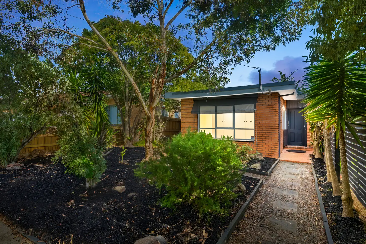 Main view of Homely unit listing, 2/17 Wendover Court, Mount Waverley VIC 3149