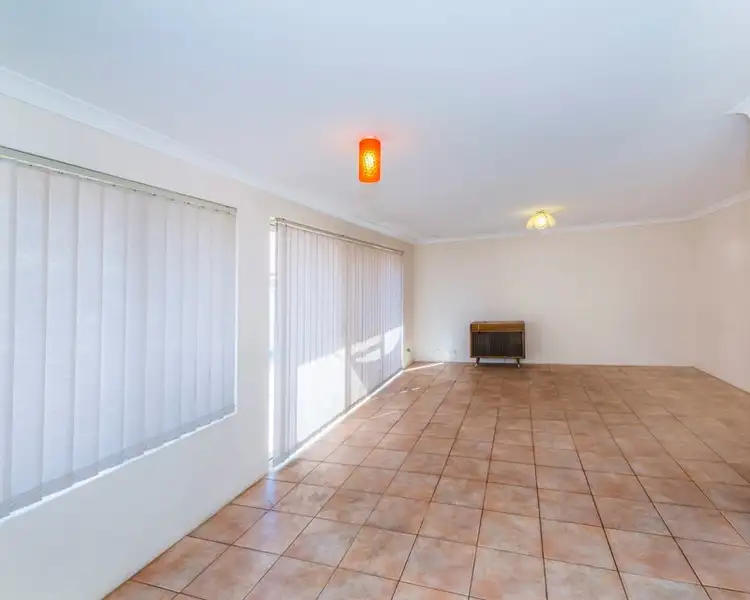 Fourth view of Homely unit listing, 2/19 Ungaroo Road, Westminster WA 6061