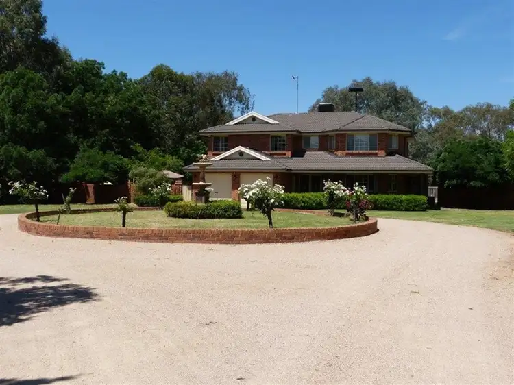 235 Nash Street, Parkes NSW 2870