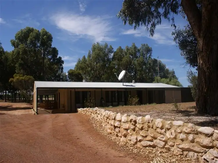 118 Acacia Road, Milo WA 6525