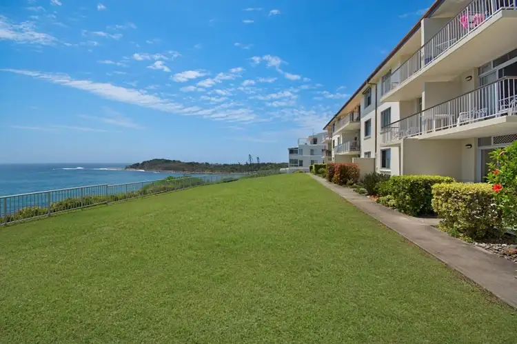2/1 Queen Street, Yamba NSW 2464