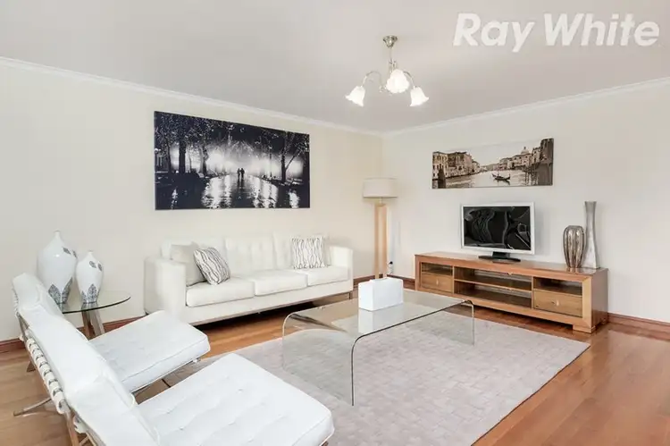 Second view of Homely house listing, 8 Iluka Court, Bundoora VIC 3083
