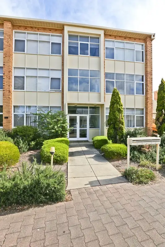 4/1 Raymond Grove, Glenelg SA 5045