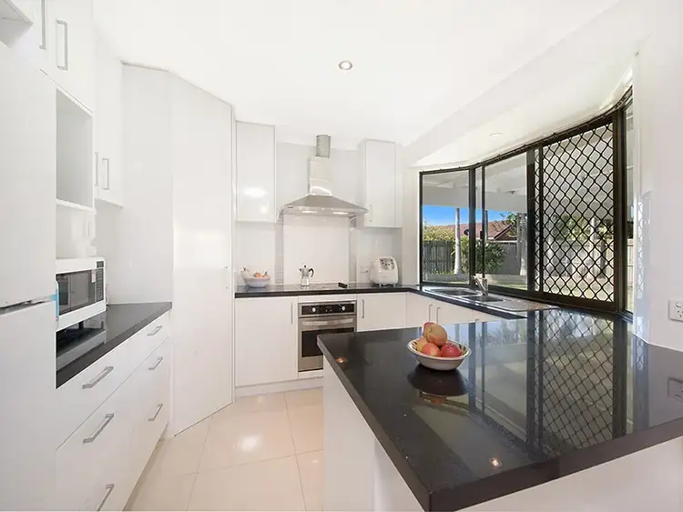 11 Pheasant Street, Parrearra QLD 4575